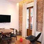 Piso Moderno A 2 Minutos Del Casco Viejo Con Parking Gratis